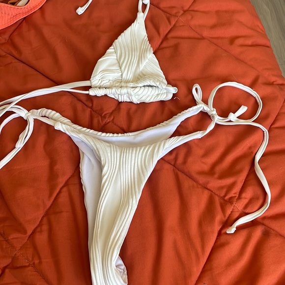 WHITE TANNING BIKINI - Picture 1 of 2